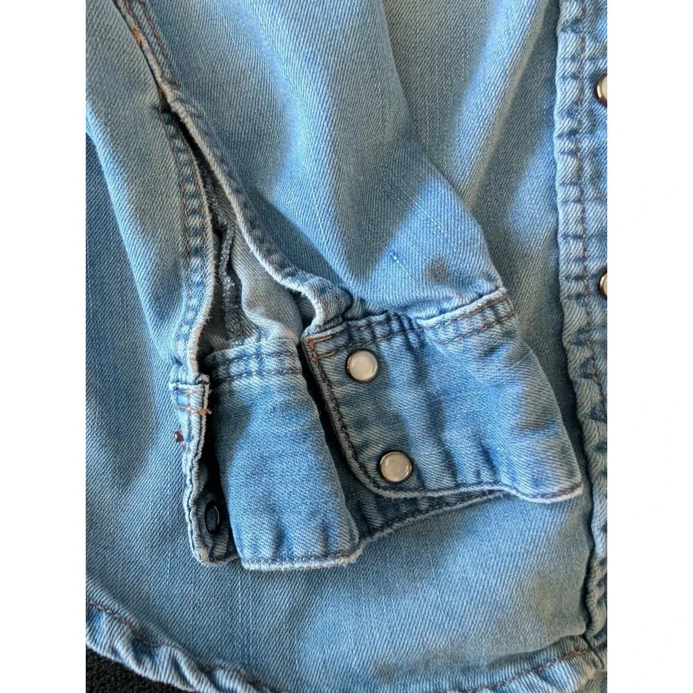 Light Chambray Blue Denim Button Down Shirt Women Western Cowgirl Slim Aughts - Picture 13 of 14